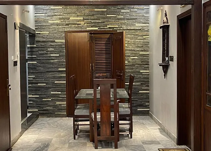 Cozy 2-Bed Portion At Gulshan Iqbal Blk 7